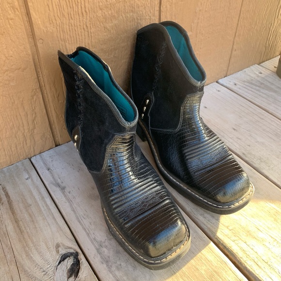 Ariat Shoes - Ariat 4LR Crocodile Suede Fat Baby Boots, Size 8B